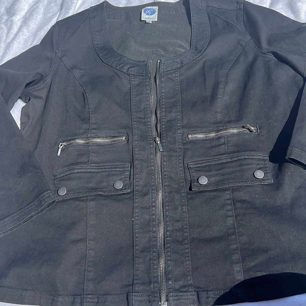 Beautiful Jacket With Sequined Hamsa Patch - image 1